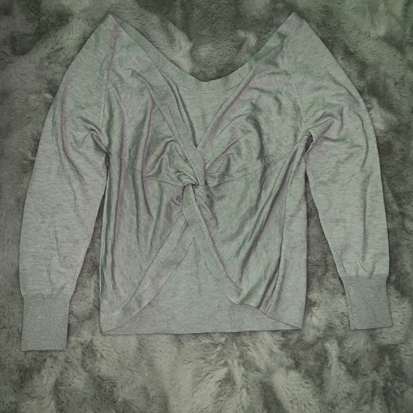 Long sleeve gray open back top - Picture 2 of 3